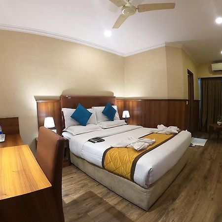 Hotel Noor Empire International Kormangala Бангалор Екстериор снимка