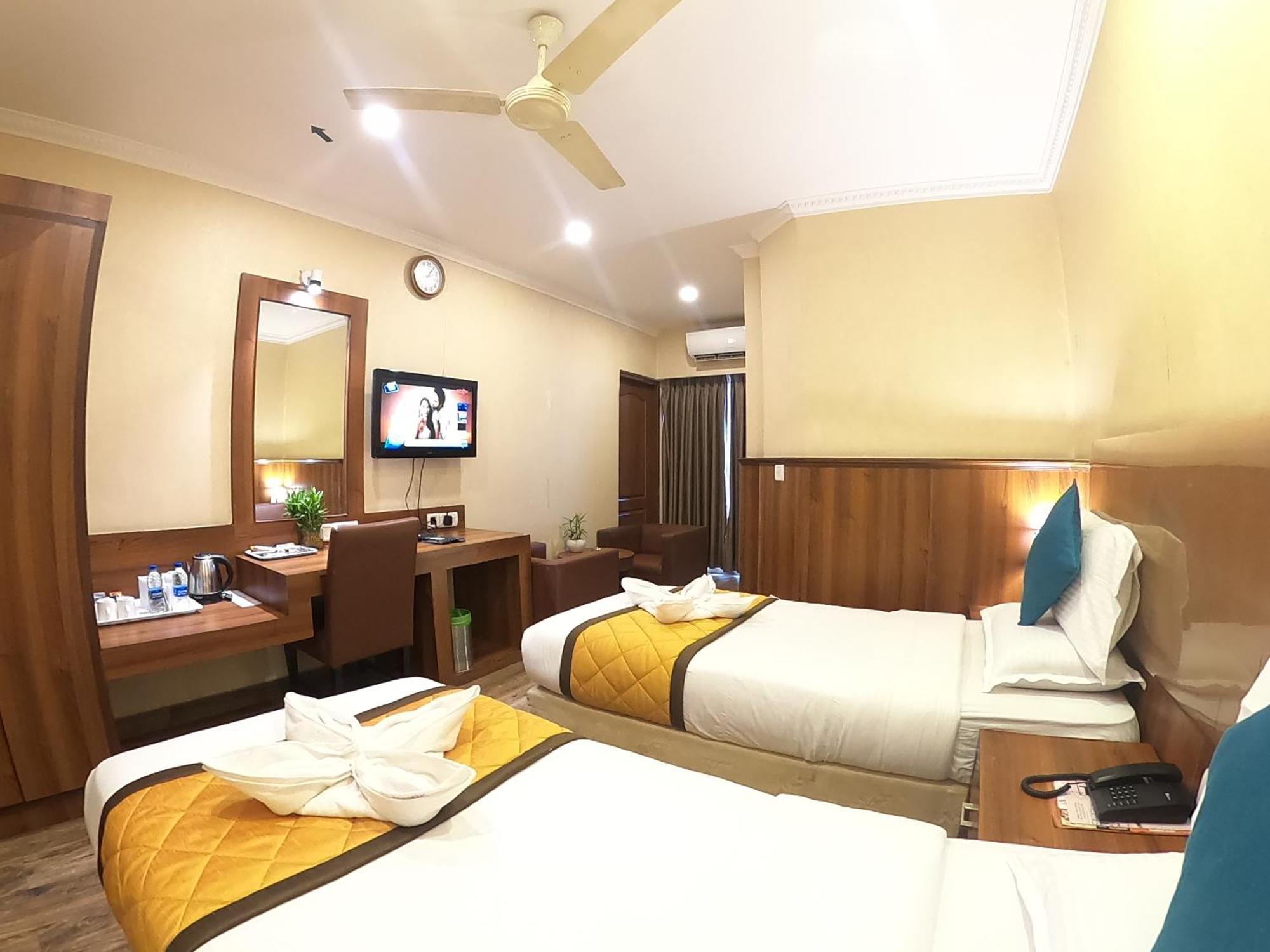 Hotel Noor Empire International Kormangala Бангалор Екстериор снимка
