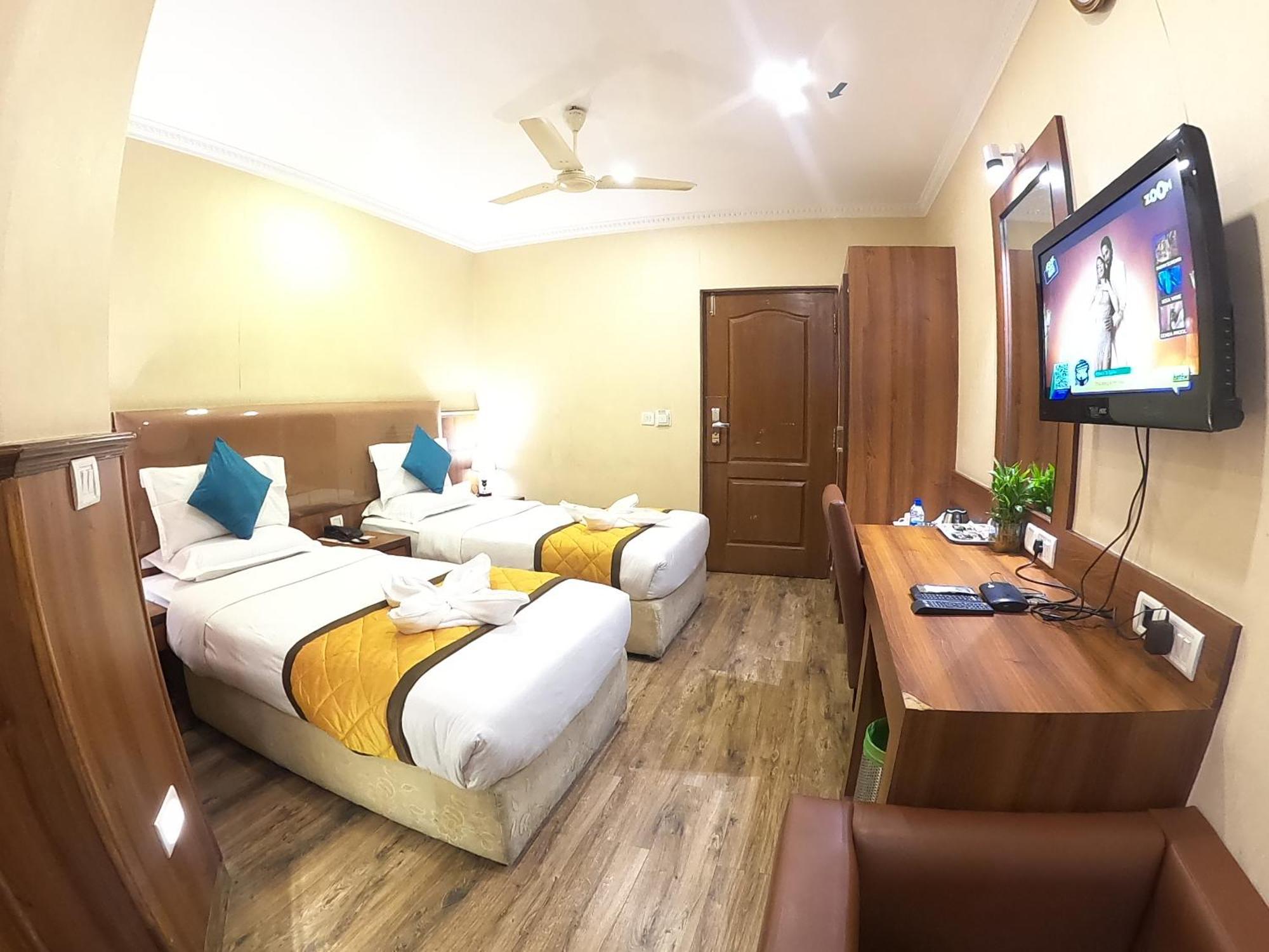 Hotel Noor Empire International Kormangala Бангалор Екстериор снимка