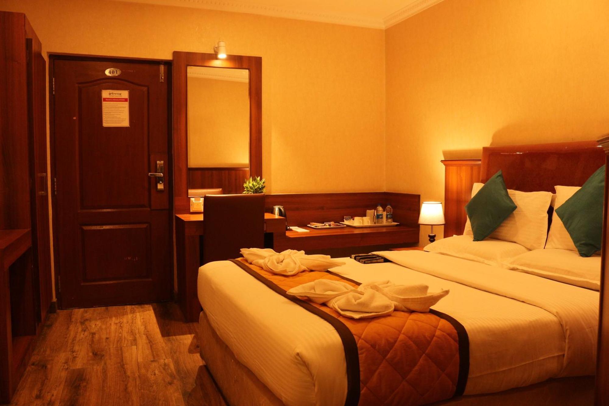 Hotel Noor Empire International Kormangala Бангалор Екстериор снимка