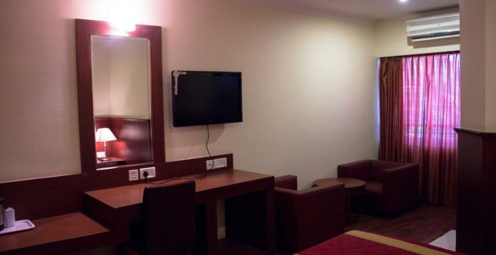 Hotel Noor Empire International Kormangala Бангалор Екстериор снимка