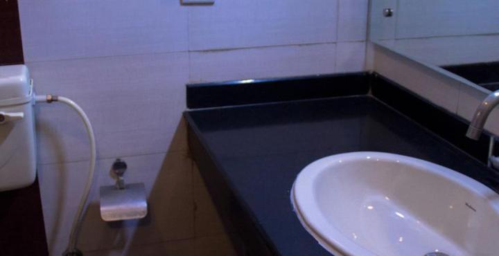 Hotel Noor Empire International Kormangala Бангалор Екстериор снимка