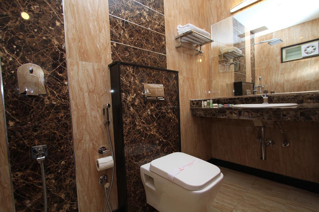 Hotel Noor Empire International Kormangala Бангалор Екстериор снимка