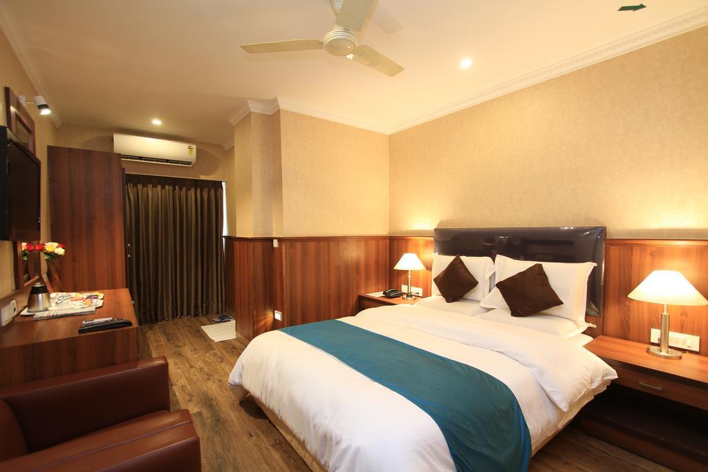 Hotel Noor Empire International Kormangala Бангалор Екстериор снимка