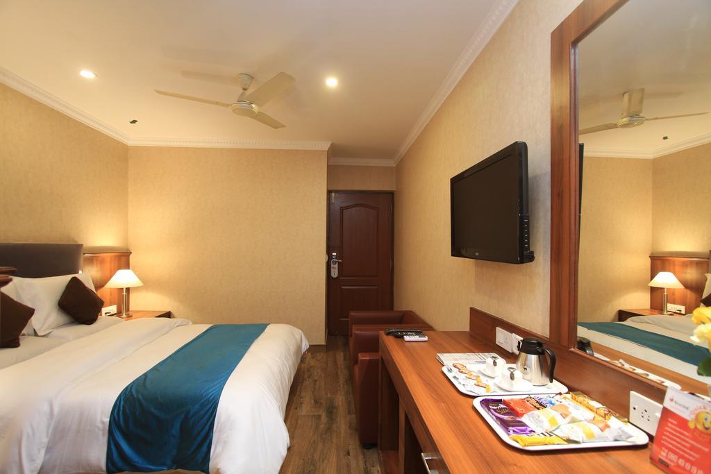 Hotel Noor Empire International Kormangala Бангалор Екстериор снимка