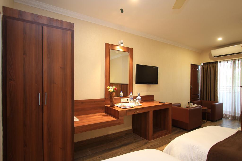 Hotel Noor Empire International Kormangala Бангалор Екстериор снимка