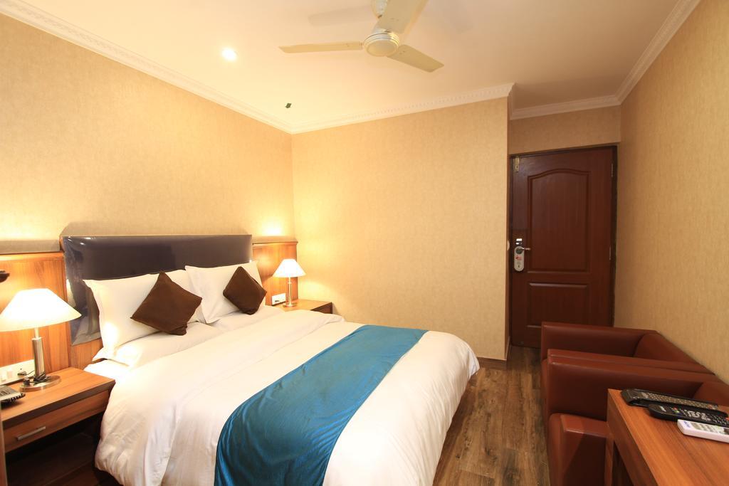 Hotel Noor Empire International Kormangala Бангалор Екстериор снимка