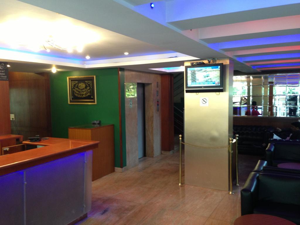 Hotel Noor Empire International Kormangala Бангалор Екстериор снимка